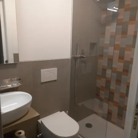 شقة Centre Porta Romana With Free Parking Garage - Newly Cozy 2 Bedrooms With 2 Bathrooms Living Fully Equipped Kitchen And Washing Machine Smart Tv - Subway Metro 3 Stops To Duomo ميلان