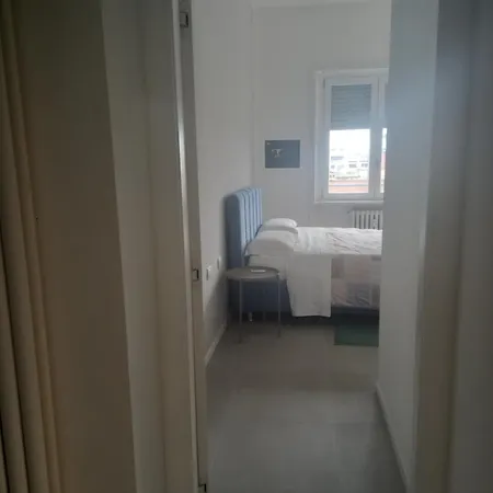 Centre Porta Romana With Free Parking Garage - Newly Cozy 2 Bedrooms With 2 Bathrooms Living Fully Equipped Kitchen And Washing Machine Smart Tv - Subway Metro 3 Stops To Duomo *