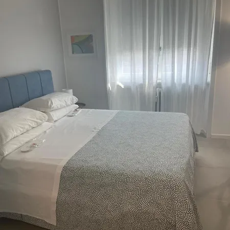 Centre Porta Romana With Free Parking Garage - Newly Cozy 2 Bedrooms With 2 Bathrooms Living Fully Equipped Kitchen And Washing Machine Smart Tv - Subway Metro 3 Stops To Duomo Milano