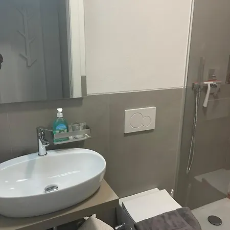 Centre Porta Romana With Free Parking Garage - Newly Cozy 2 Bedrooms With 2 Bathrooms Living Fully Equipped Kitchen And Washing Machine Smart Tv - Subway Metro 3 Stops To Duomo Lejlighed Milano